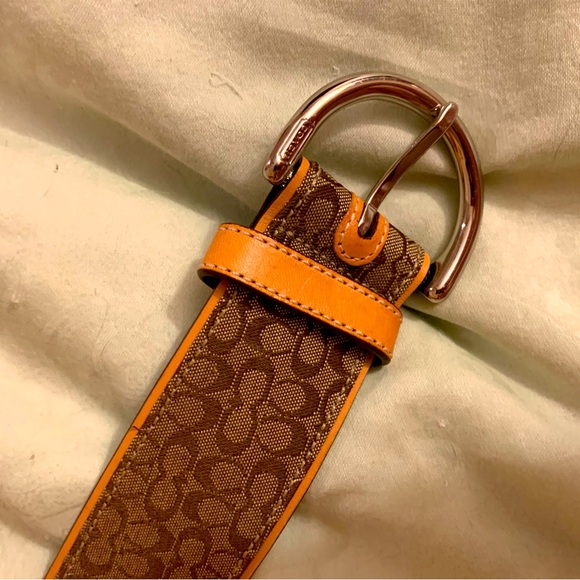 Gorgeous authentic brand new Coach size M belt with logo, size L must have - Picture 2 of 6